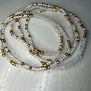 Dainty & Minimalist Beaded Bracelet Set of 5— White, Gold, Pearl Mixed Beads